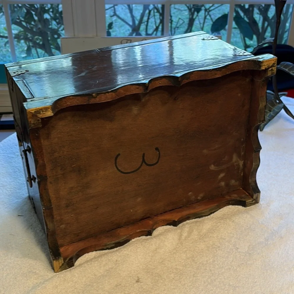 Asian Folding Vanity Mirror Box - Picture 9 of 11